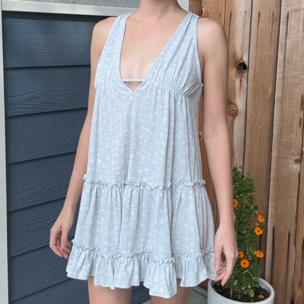 Comfy Ruffle Dress Small